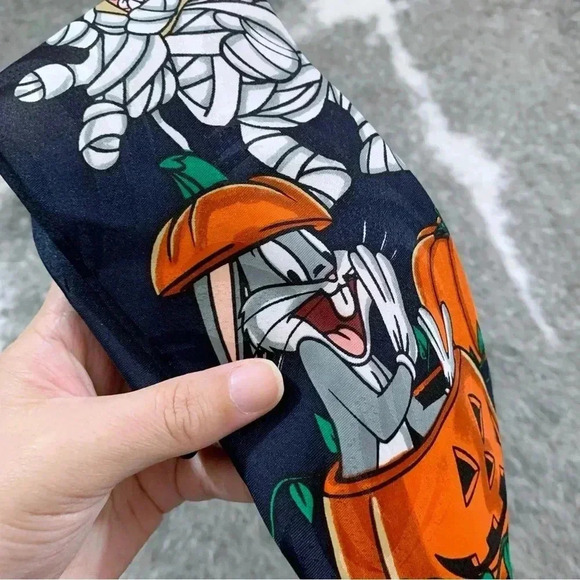 Vintage 90s Looney Tunes Halloween Tie - Picture 4 of 7